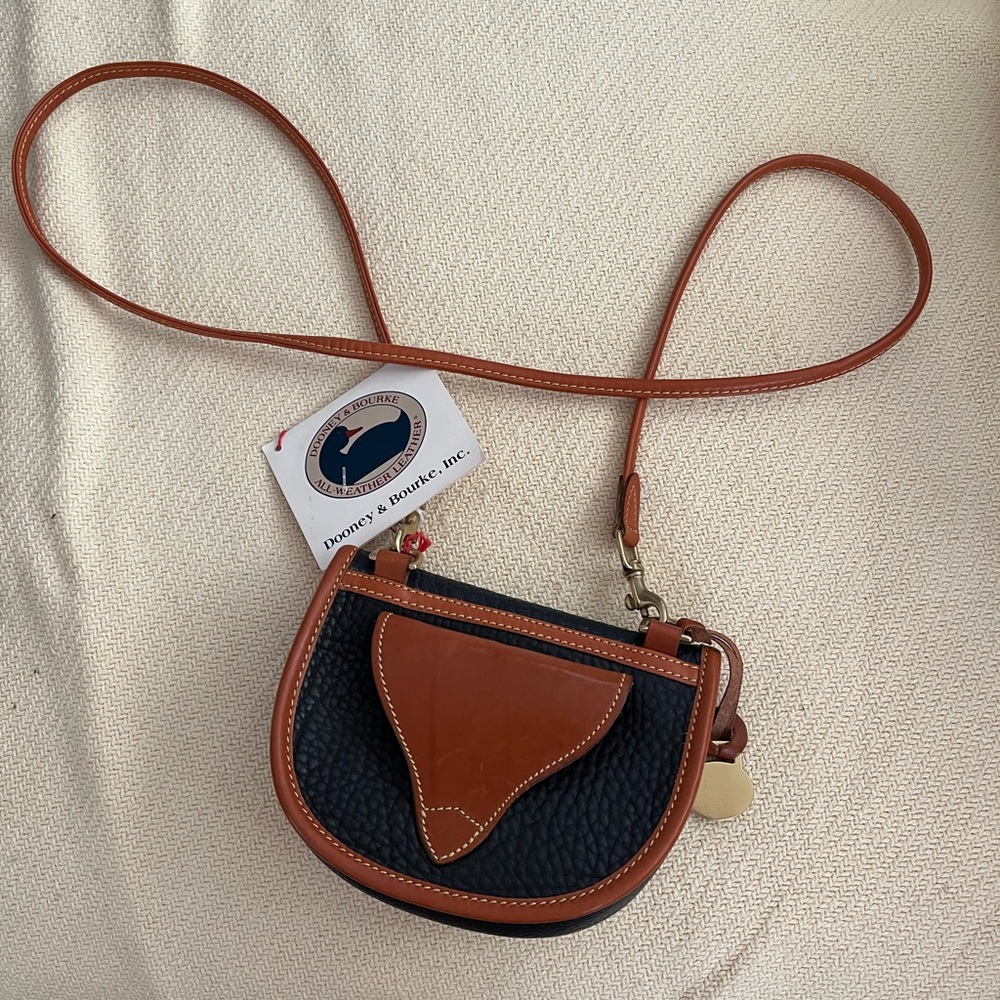 Vintage Dooney Bourke Cavalry Black/brown. All Weather Leather Crossbody. New!